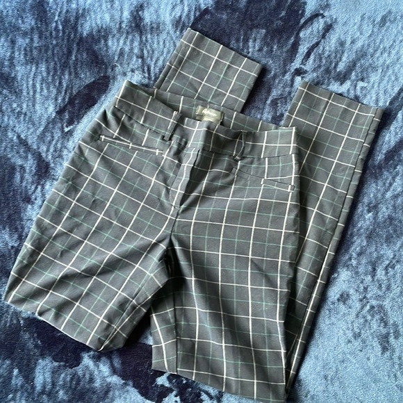 Navy with white and green lines reitmans dress pants - Picture 1 of 1